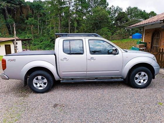 NISSAN FRONTIER 2.5 LE 4X4 CD TURBO ELETRONIC DIESEL 4P AUTOMÁTICO